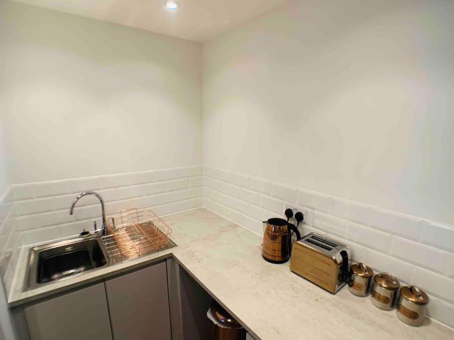 Lovely Central Bournemouth Flat 10 Minute To Beach Apartment Екстериор снимка